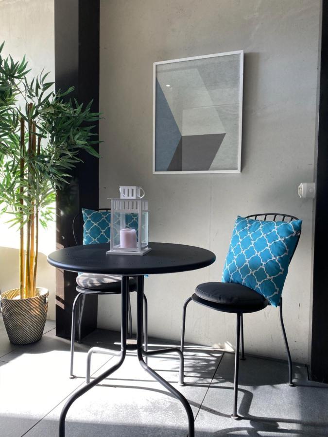 Midnight Luxe 1Br 1Bath Apartment 104 In The Heart Of Braddon Pool Sauna Secure Parking Wine Wifi Канберра Экстерьер фото