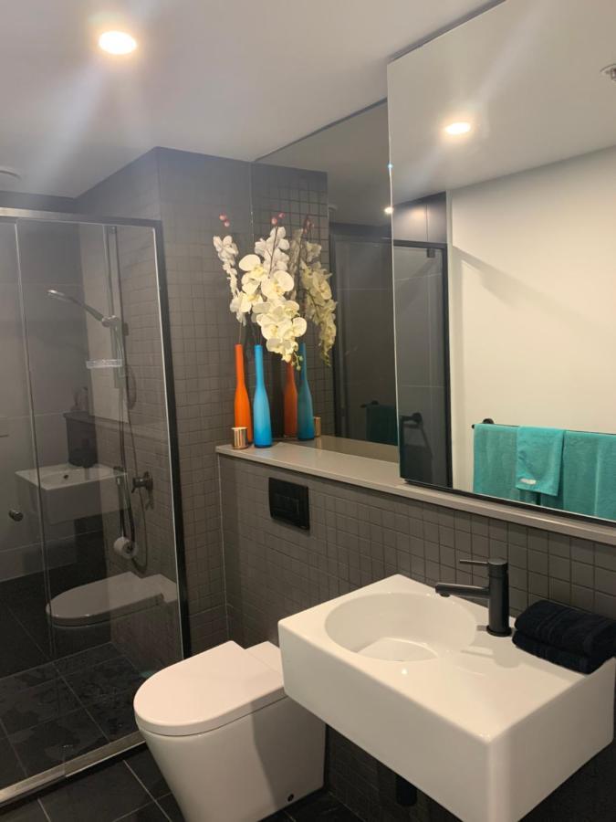 Midnight Luxe 1Br 1Bath Apartment 104 In The Heart Of Braddon Pool Sauna Secure Parking Wine Wifi Канберра Экстерьер фото