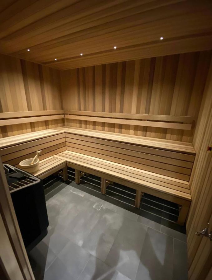 Midnight Luxe 1Br 1Bath Apartment 104 In The Heart Of Braddon Pool Sauna Secure Parking Wine Wifi Канберра Экстерьер фото