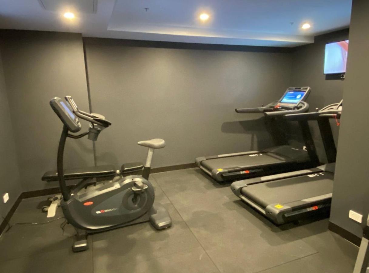 Midnight Luxe 1Br 1Bath Apartment 104 In The Heart Of Braddon Pool Sauna Secure Parking Wine Wifi Канберра Экстерьер фото