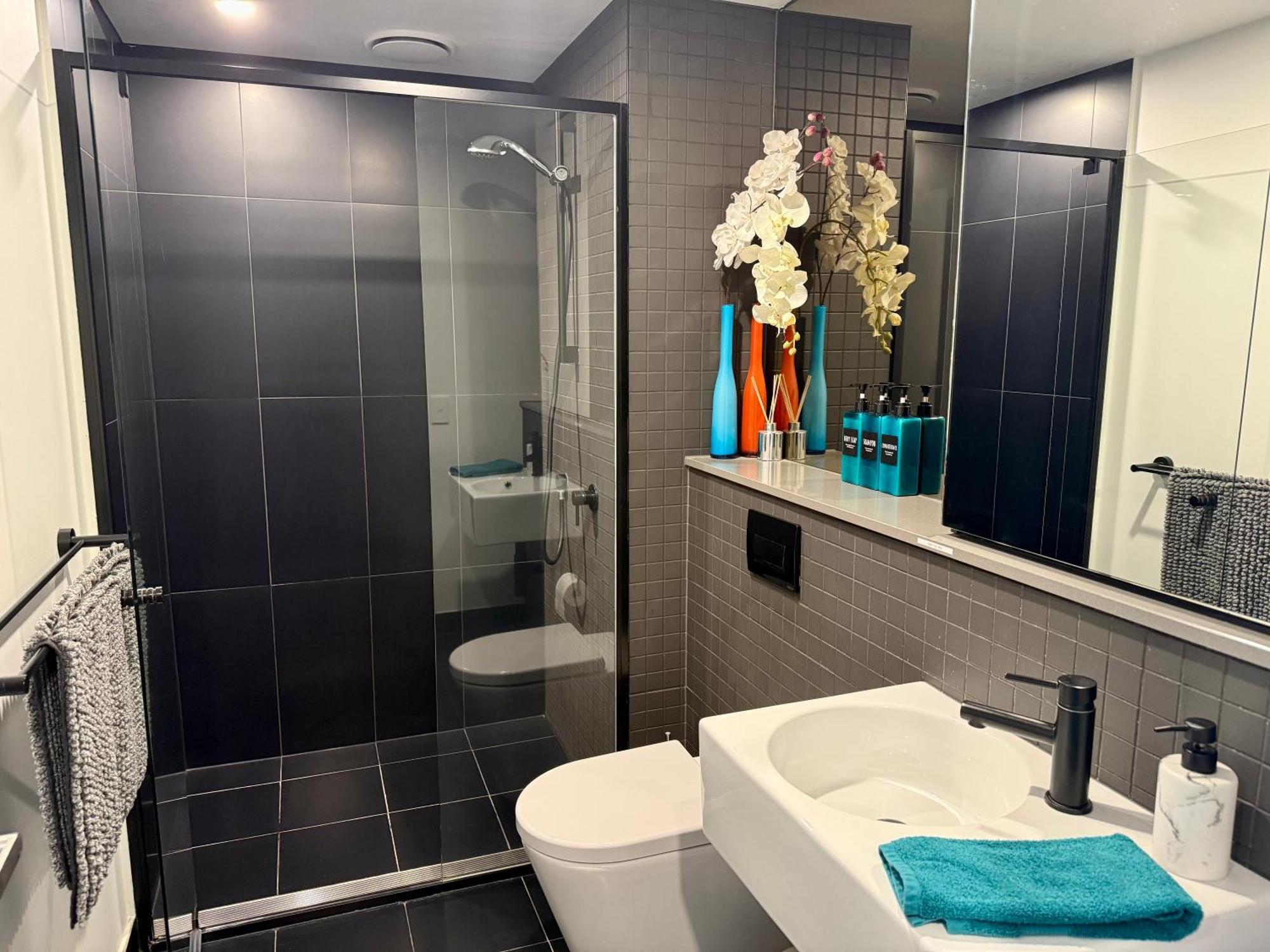 Midnight Luxe 1Br 1Bath Apartment 104 In The Heart Of Braddon Pool Sauna Secure Parking Wine Wifi Канберра Экстерьер фото