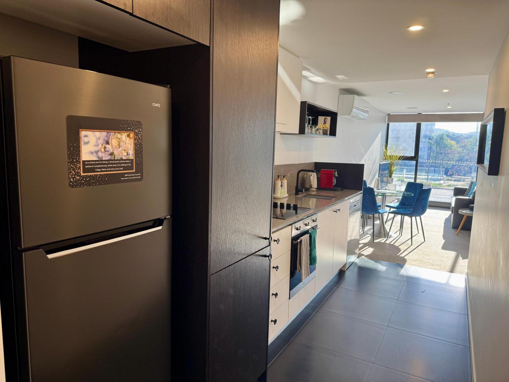 Midnight Luxe 1Br 1Bath Apartment 104 In The Heart Of Braddon Pool Sauna Secure Parking Wine Wifi Канберра Экстерьер фото