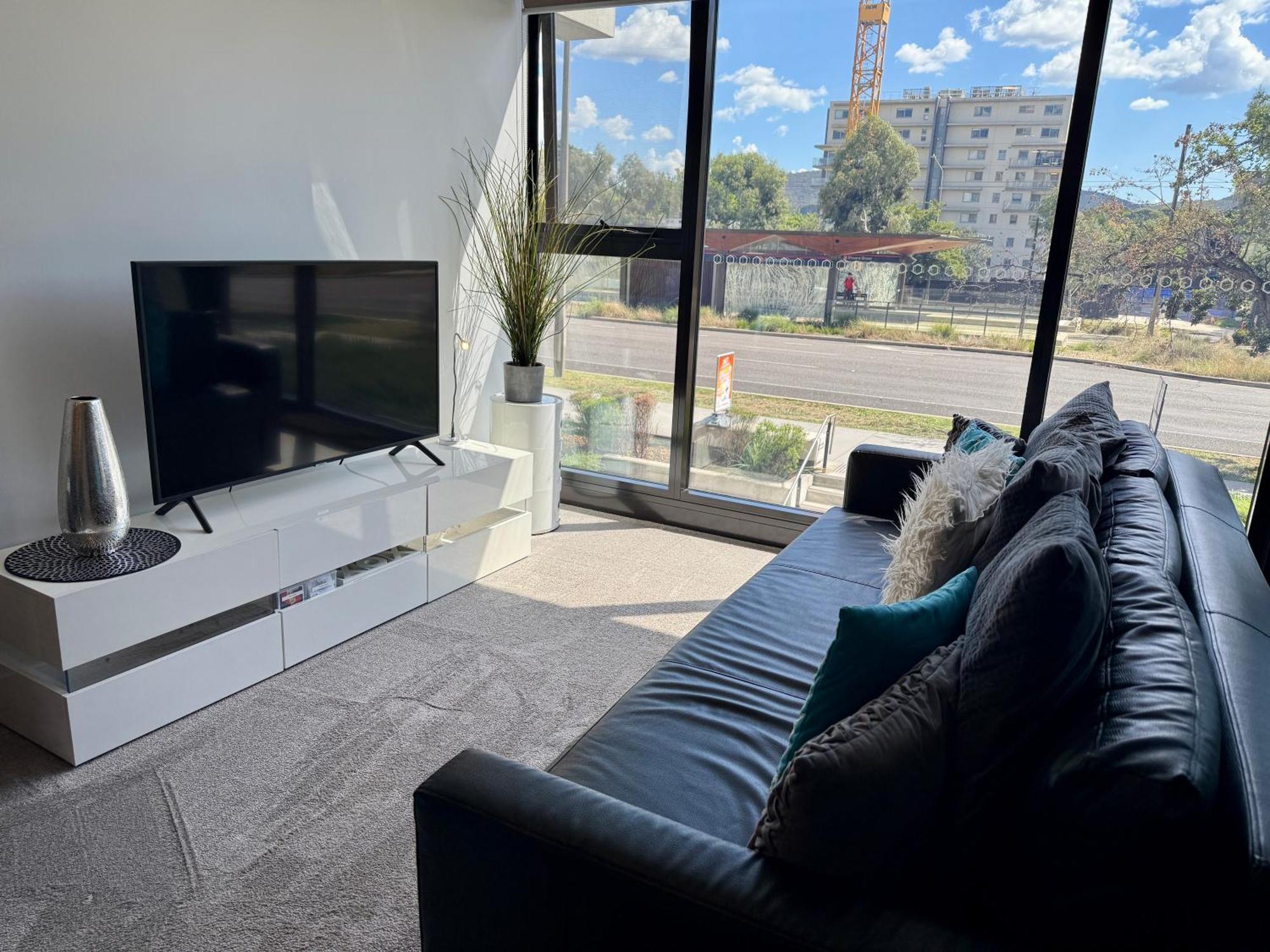 Midnight Luxe 1Br 1Bath Apartment 104 In The Heart Of Braddon Pool Sauna Secure Parking Wine Wifi Канберра Экстерьер фото